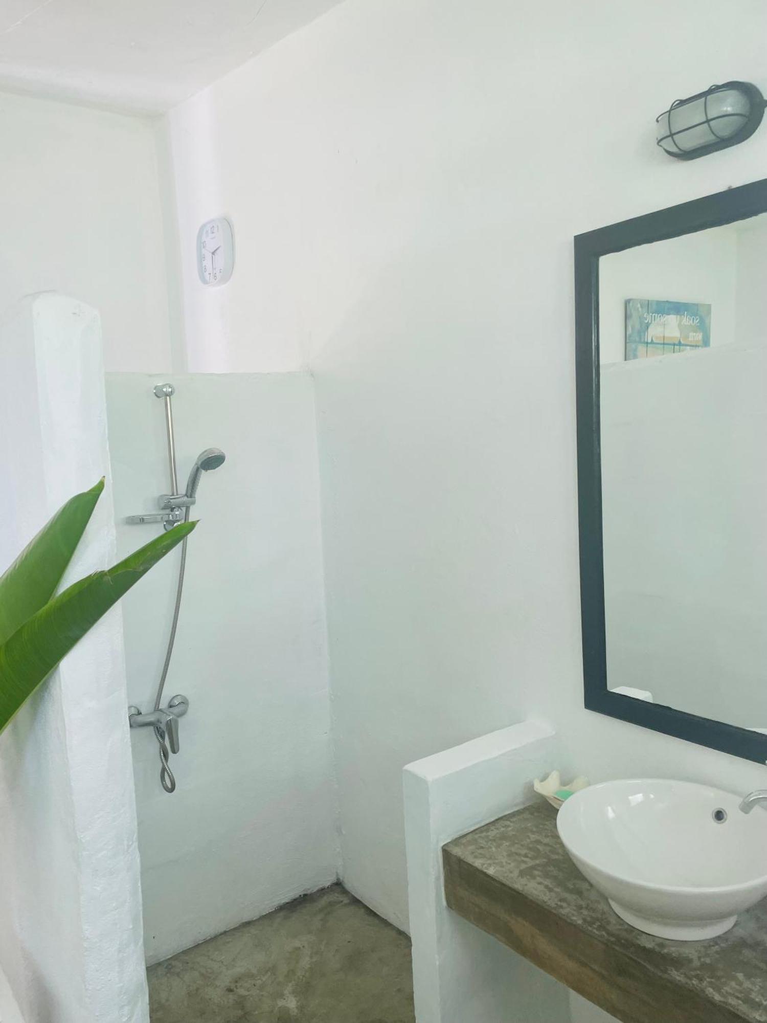 Banana Bay Beach Club Bed and Breakfast Eton Esterno foto