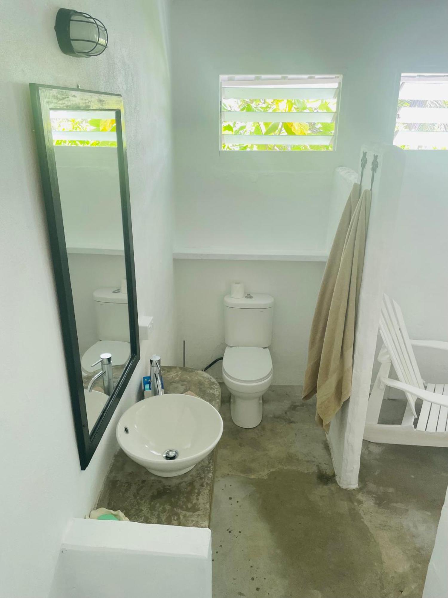 Banana Bay Beach Club Bed and Breakfast Eton Esterno foto
