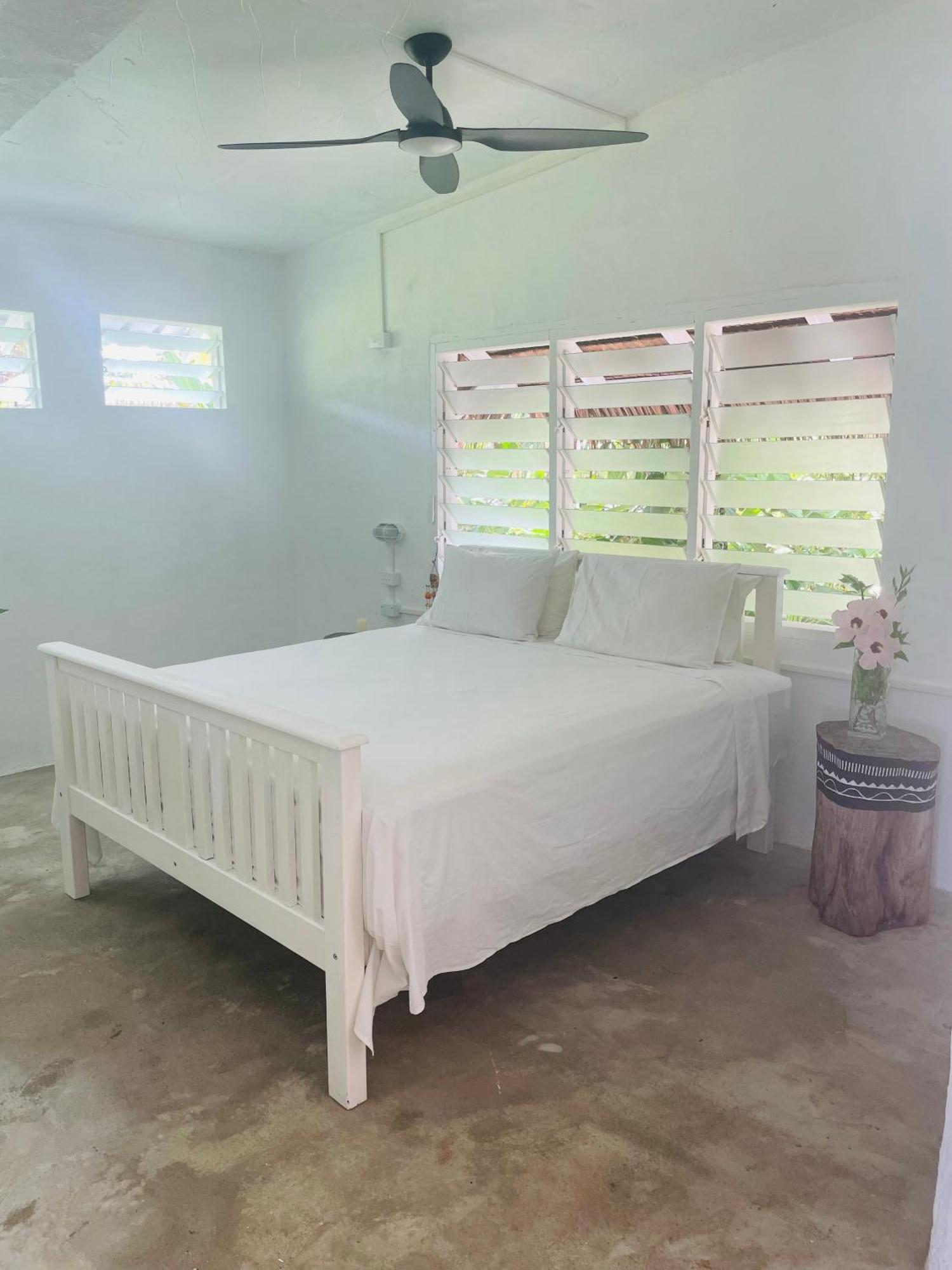 Banana Bay Beach Club Bed and Breakfast Eton Esterno foto