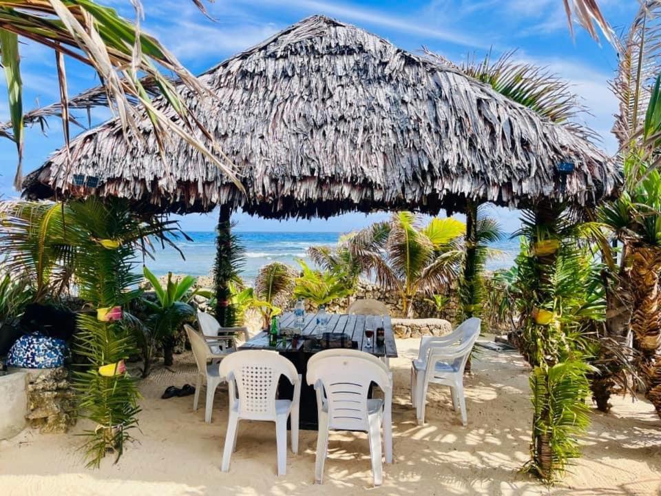 Banana Bay Beach Club Bed and Breakfast Eton Esterno foto