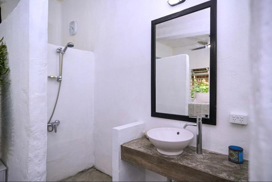 Banana Bay Beach Club Bed and Breakfast Eton Esterno foto